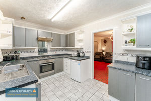 Kitchen- click for photo gallery